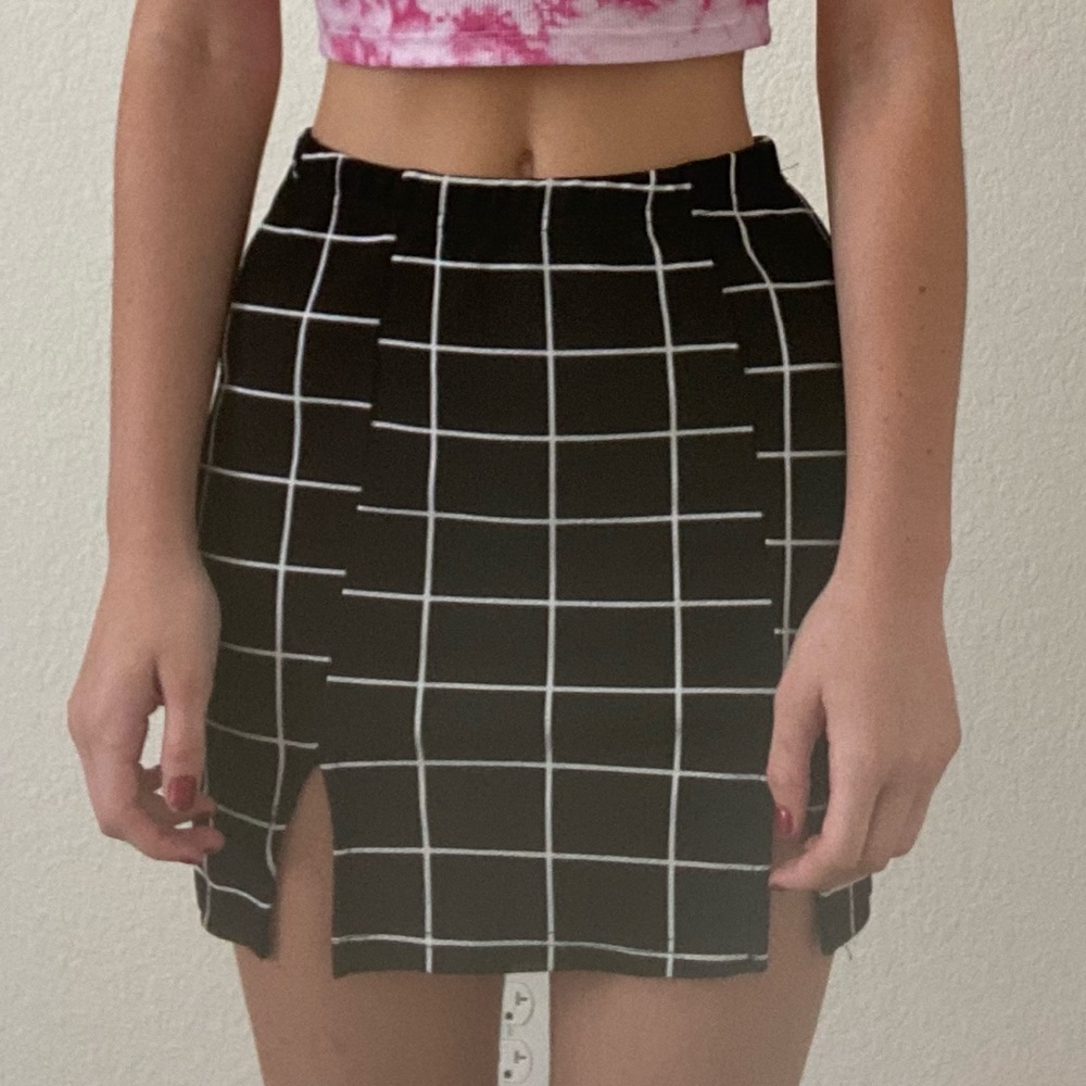 black and white mini skirt